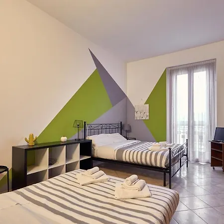 Guesthost - Tortona Design Flat Апартаменты *